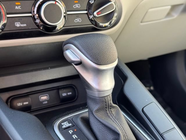 Certified 2025 Kia Soul LX w/ LX Technology Package FWD image 21