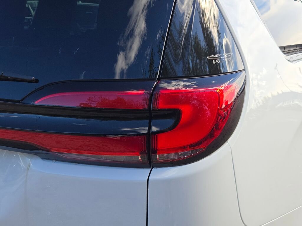 New 2026 Chrysler Pacifica Select image 13