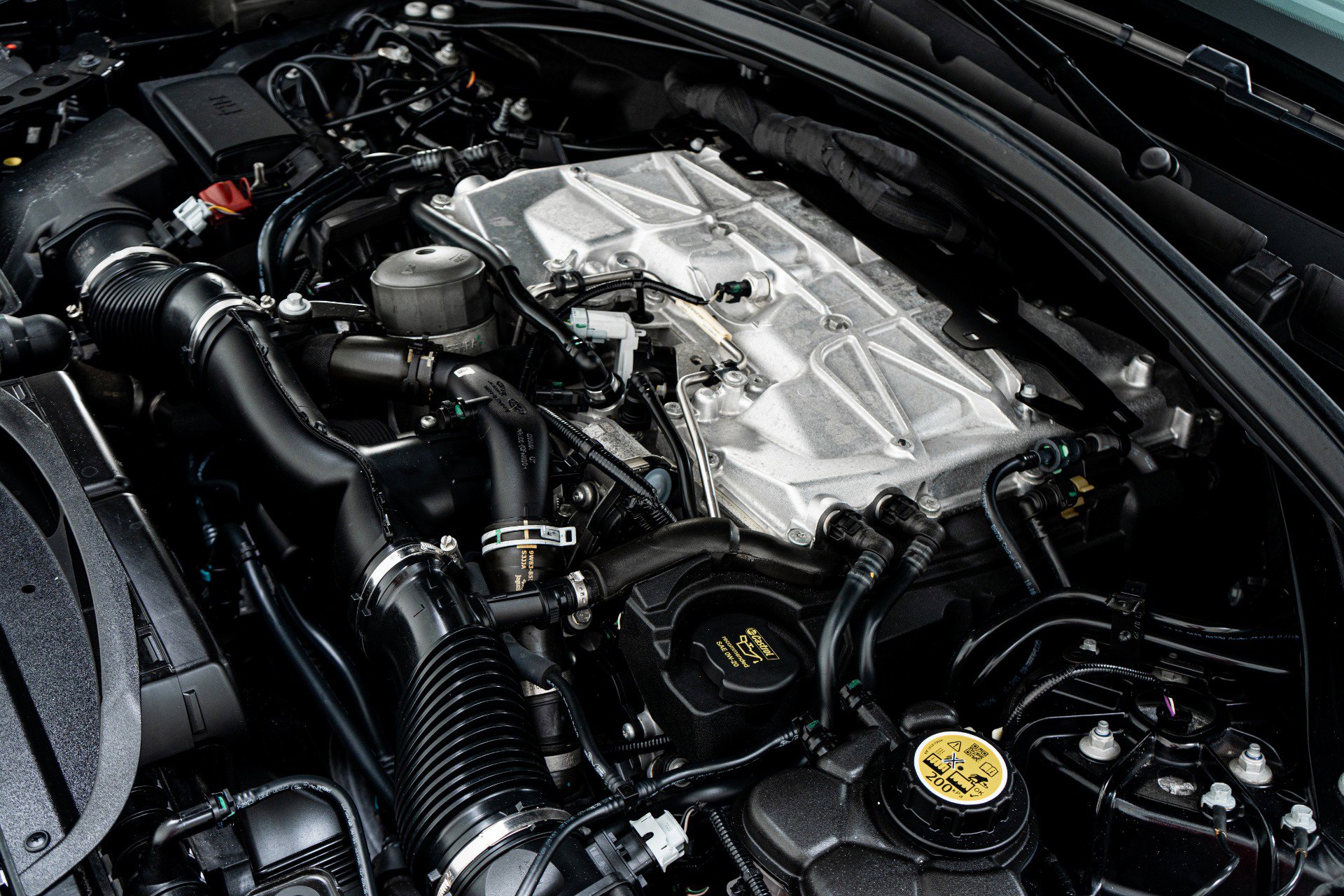 Used 2023 Jaguar F-PACE SVR image 45