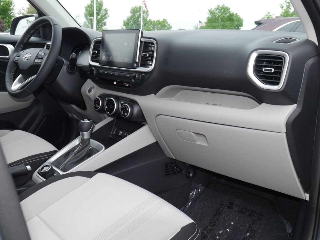 New 2026 Hyundai Venue SEL FWD image 23