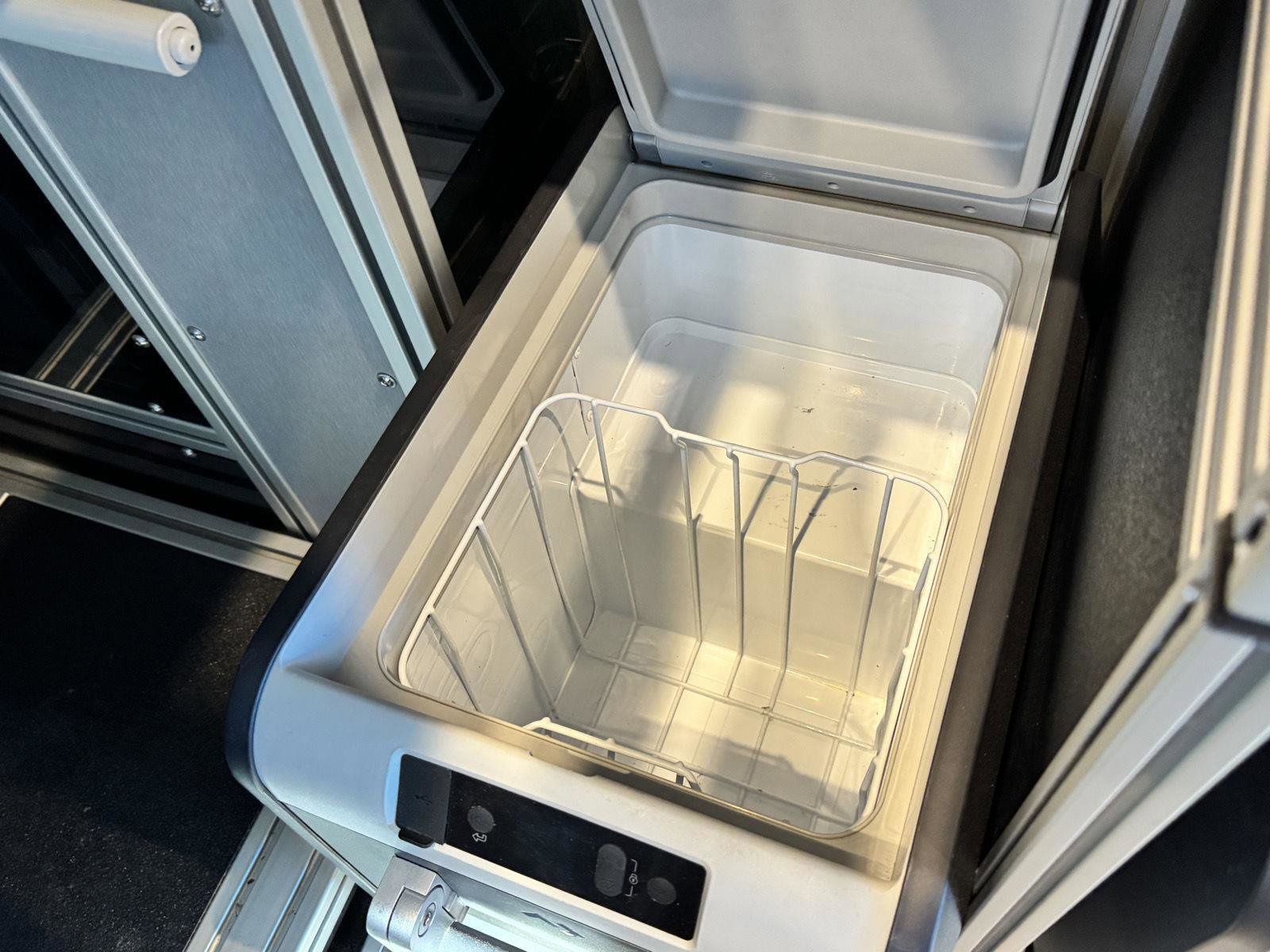 Used 2023 Ford Transit 350 XLT image 25