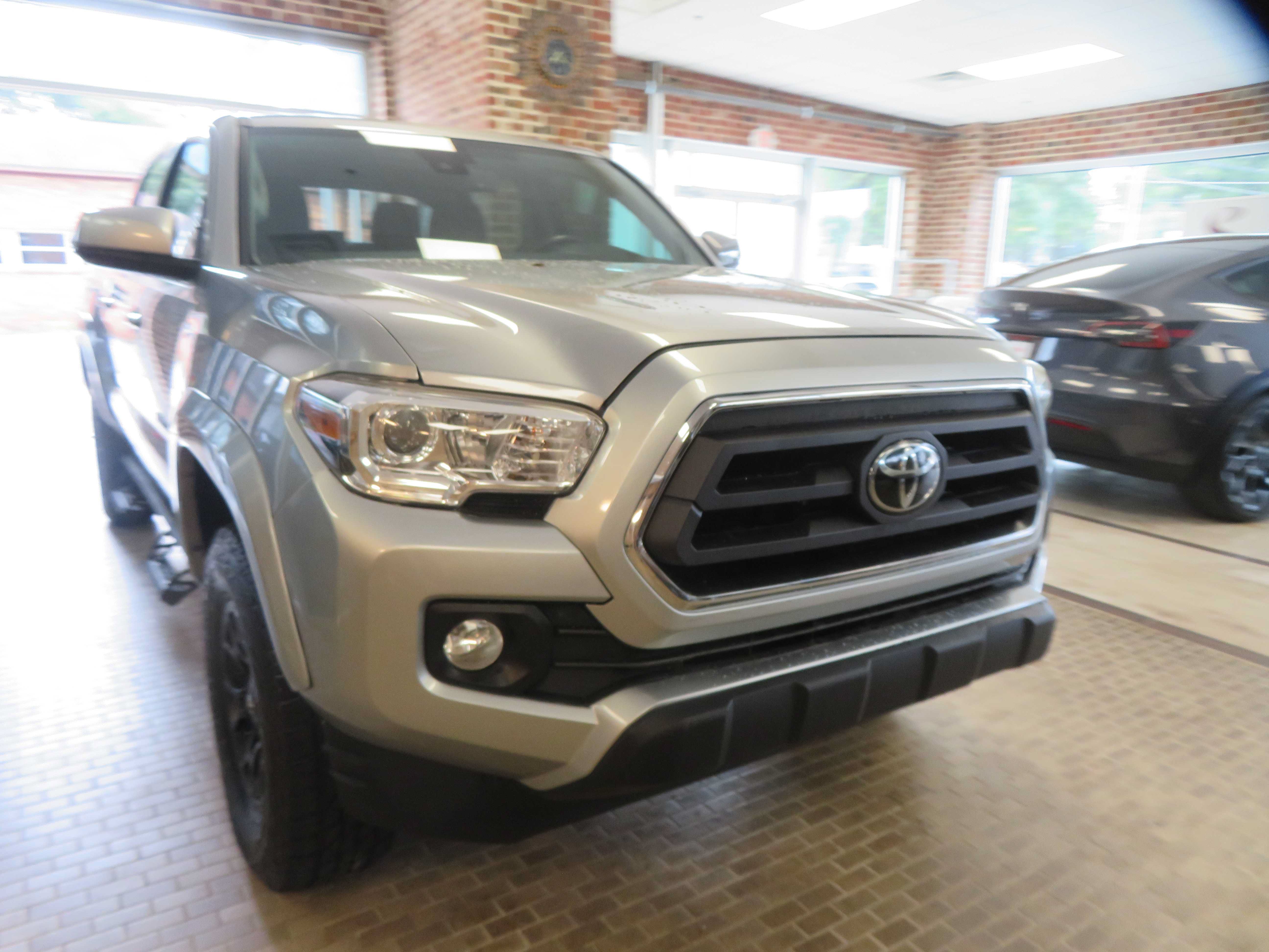 Used 2022 Toyota Tacoma SR5 RWD image 62
