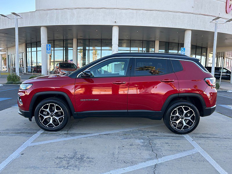 Used 2025 Jeep Compass Limited image 6