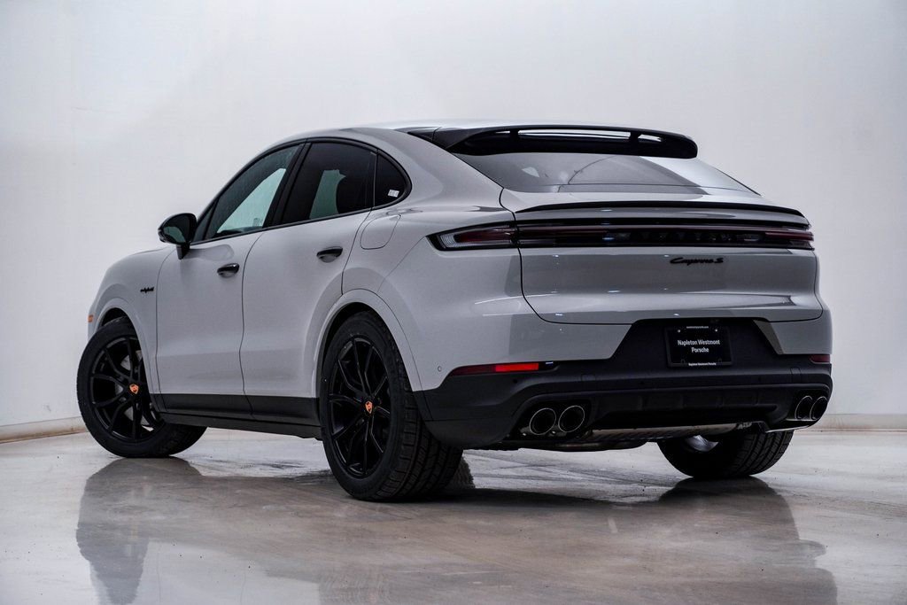 New 2026 Porsche Cayenne S image 3