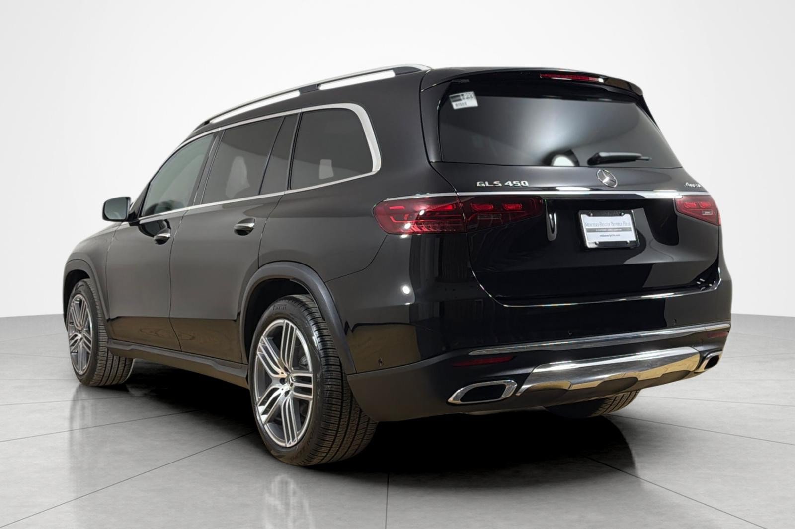 Used 2026 Mercedes-Benz GLS 450 4MATIC image 3