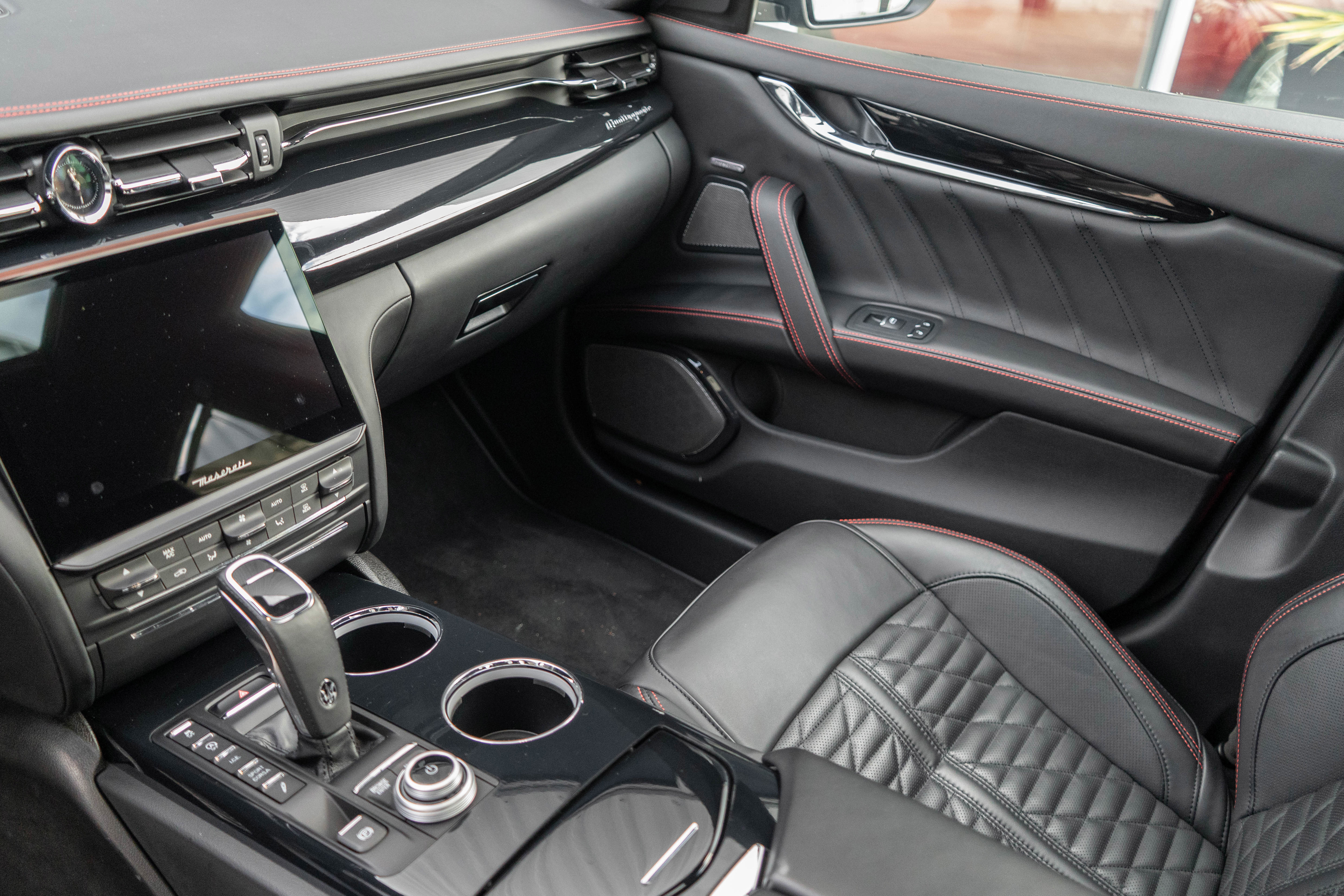 Used 2021 Maserati Quattroporte Trofeo RWD image 15