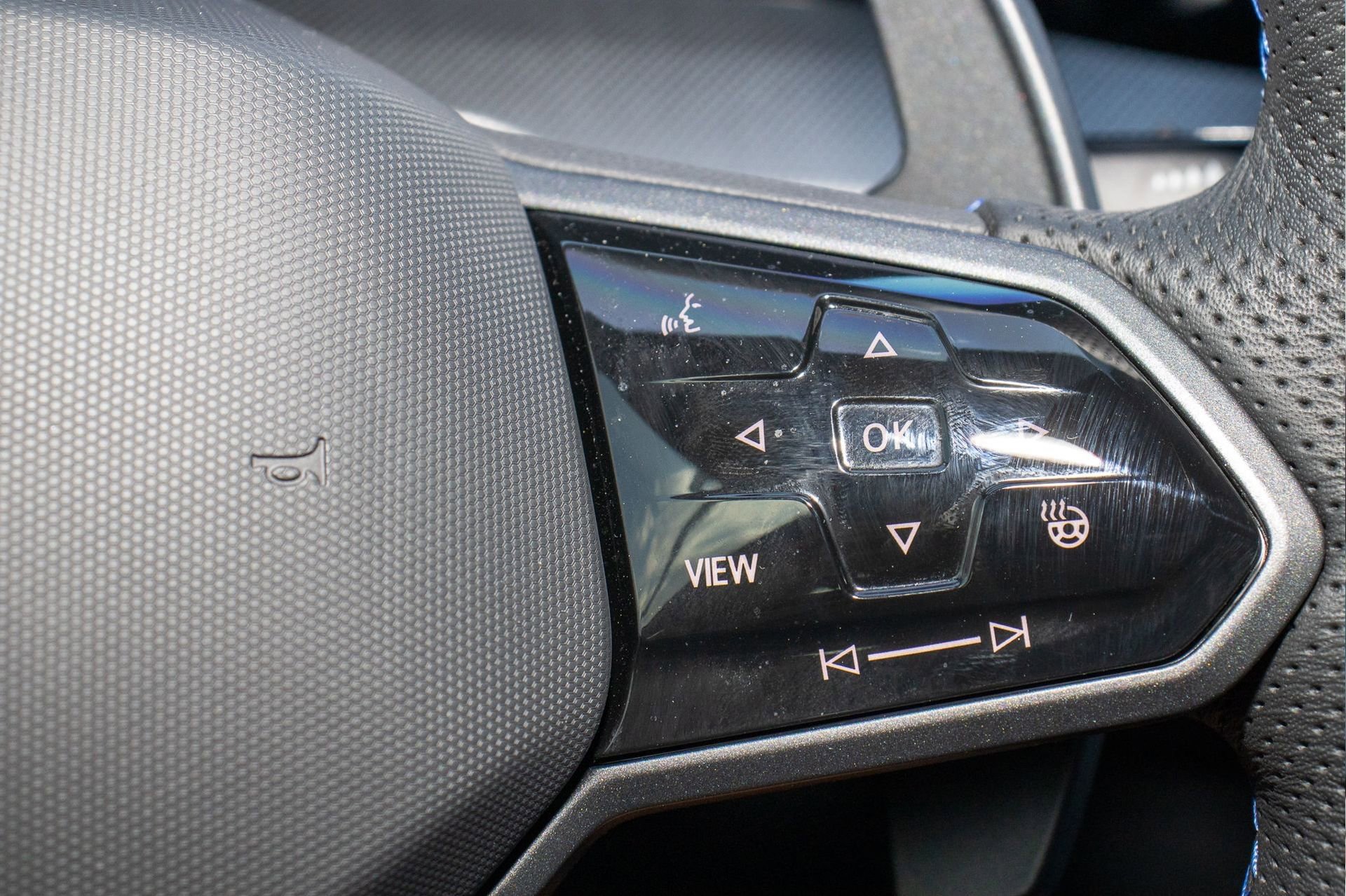 Used 2025 Volkswagen Golf w/ Euro Style Package image 29