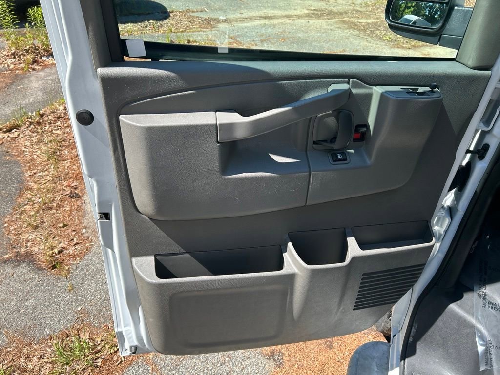 Used 2024 GMC Savana 2500 w/ Driver Convenience Package RWD image 14