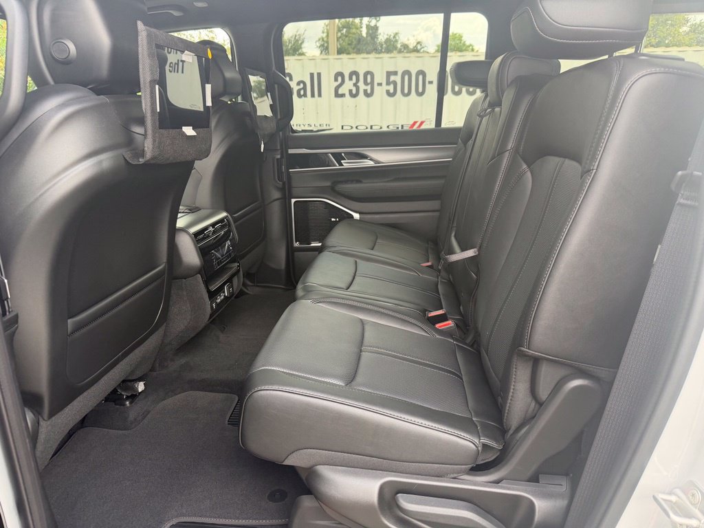 New 2026 Jeep Grand Wagoneer Limited AWD/4WD image 28