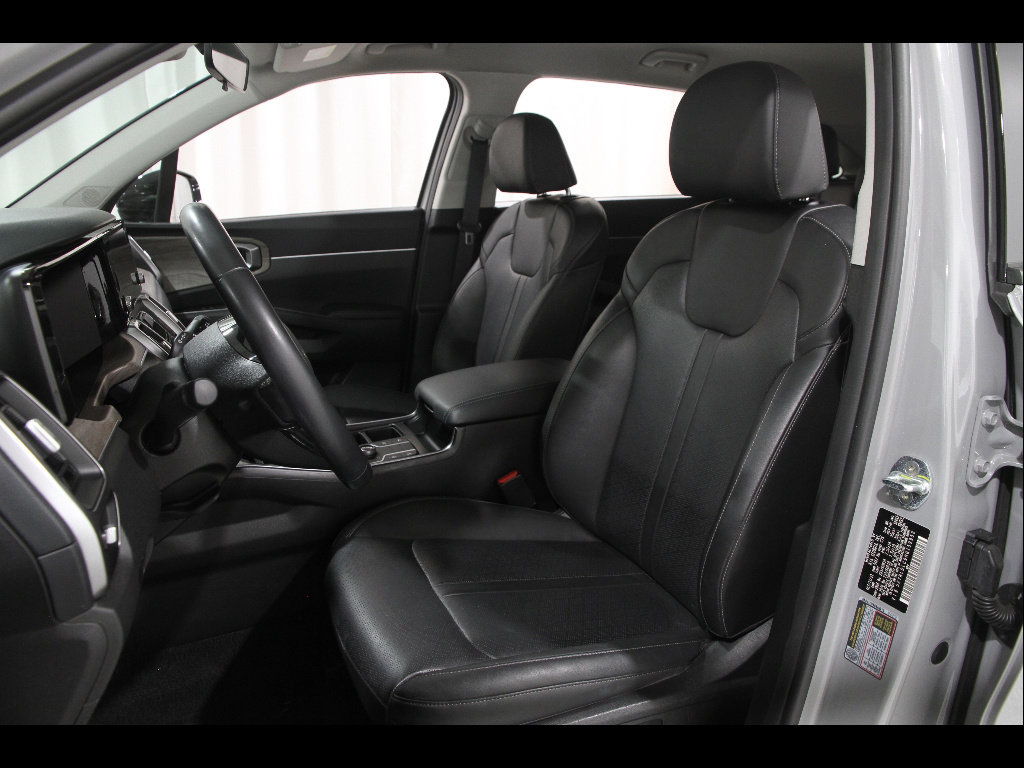 Used 2022 Kia Sorento S image 5