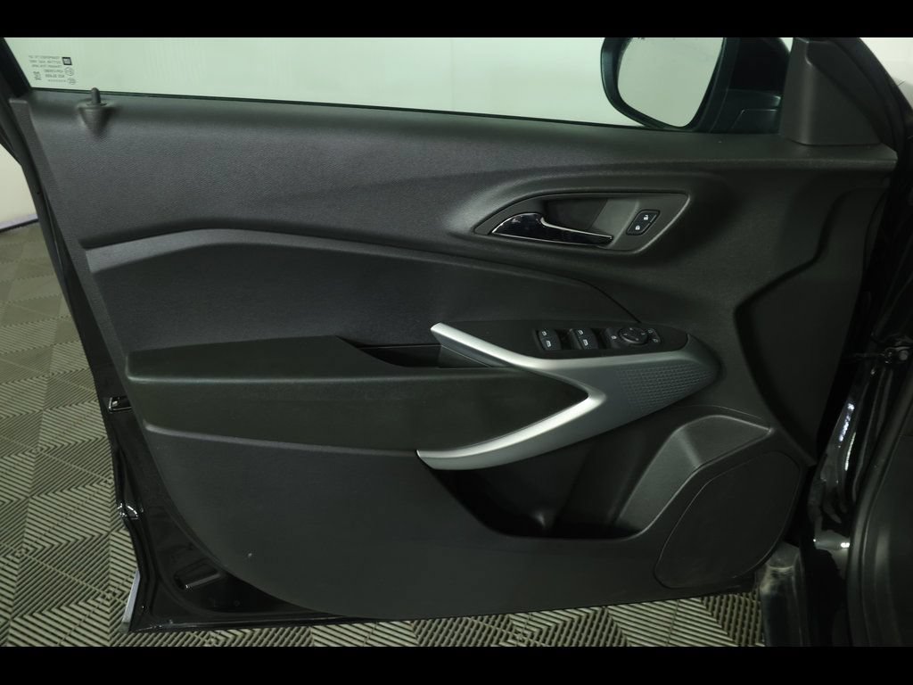 Used 2026 Chevrolet Trax RS w/ Driver Confidence Package FWD image 18