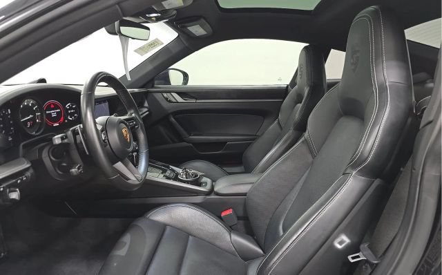 Used 2020 Porsche 911 Carrera 4S w/ Sport Package AWD/4WD image 2