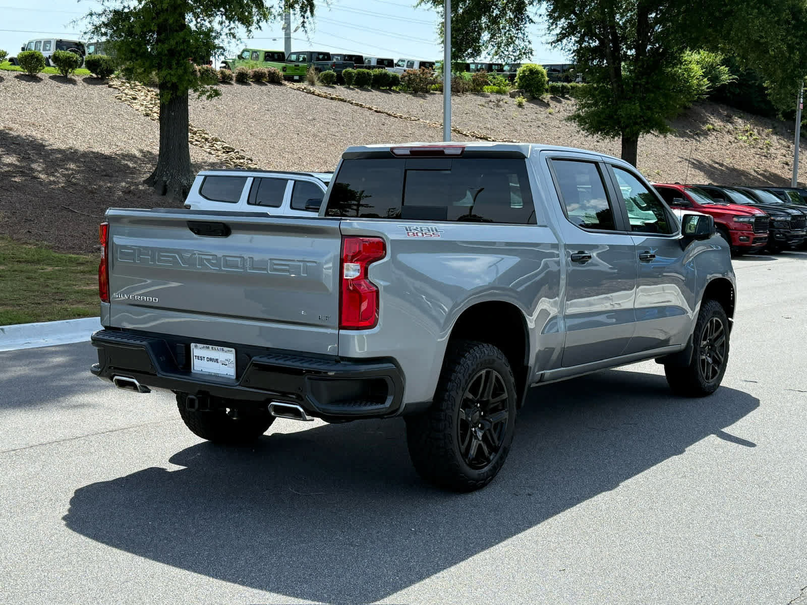 Used 2024 Chevrolet Silverado 1500 LT Trail Boss w/ LT Trail Boss Premium Package AWD/4WD image 5