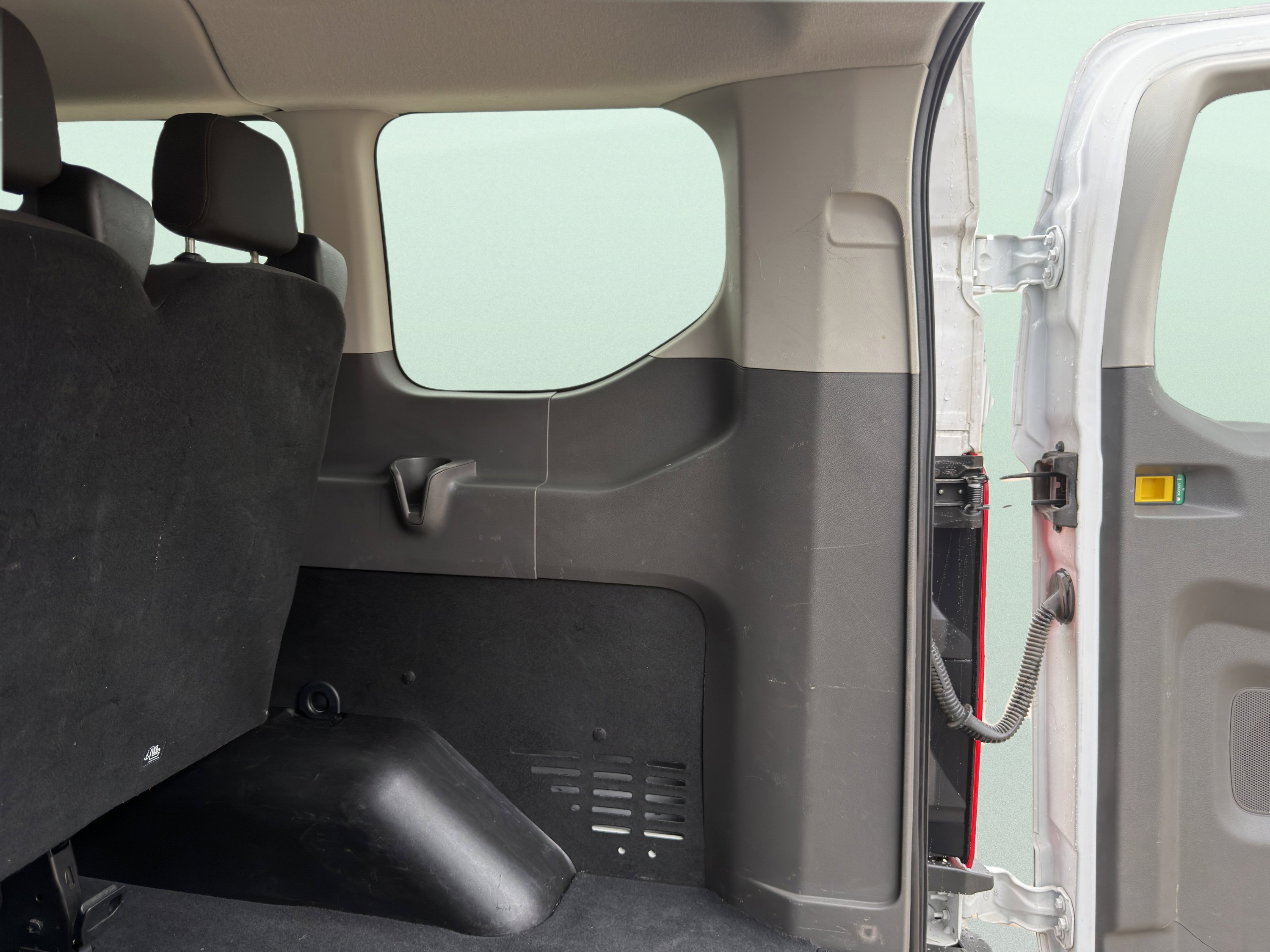 Used 2023 Ford Transit 350 XLT image 17