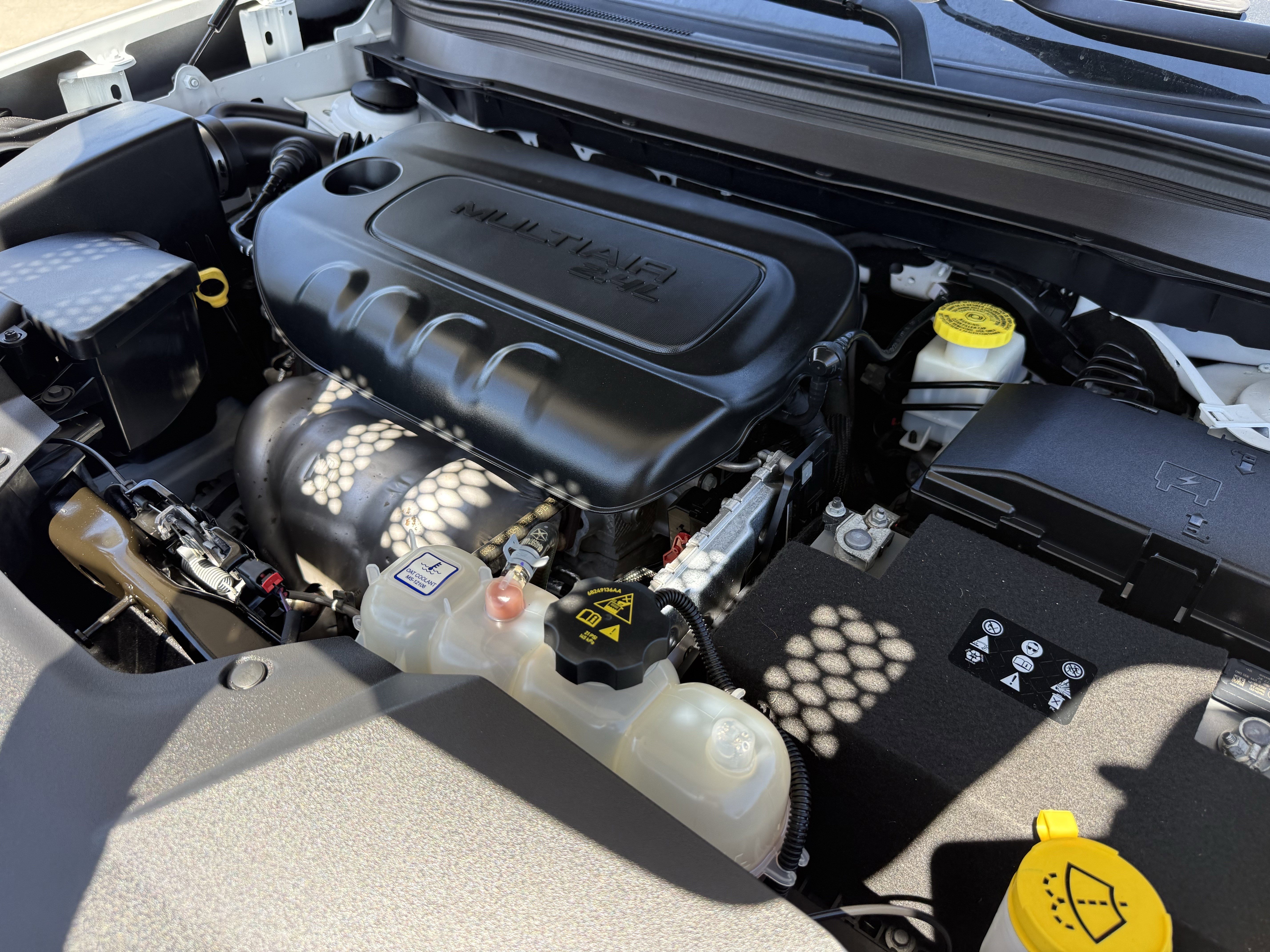 Used 2023 Jeep Cherokee Altitude Lux image 34