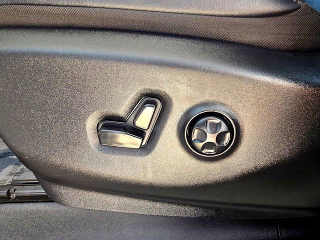 Certified 2024 Chrysler Pacifica Select image 21