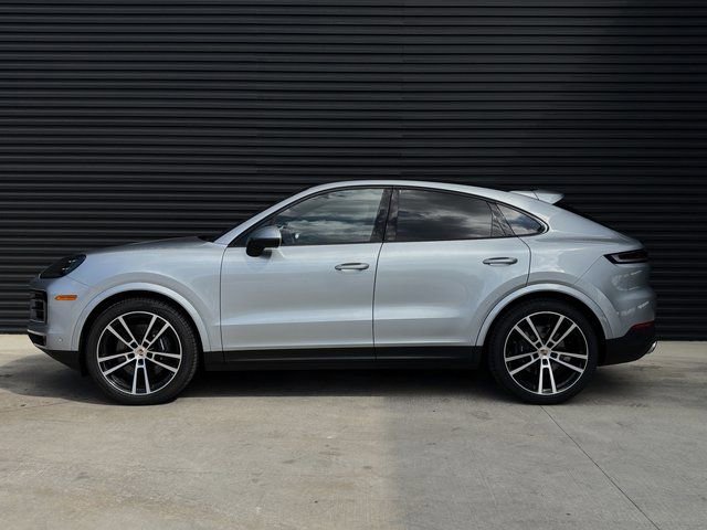 Used 2025 Porsche Cayenne Coupe AWD/4WD image 2