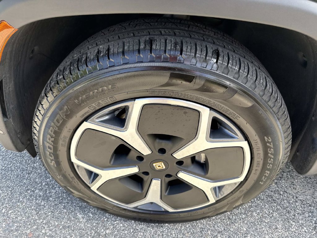 Used 2024 Rivian R1S Adventure Dual AWD/4WD image 11