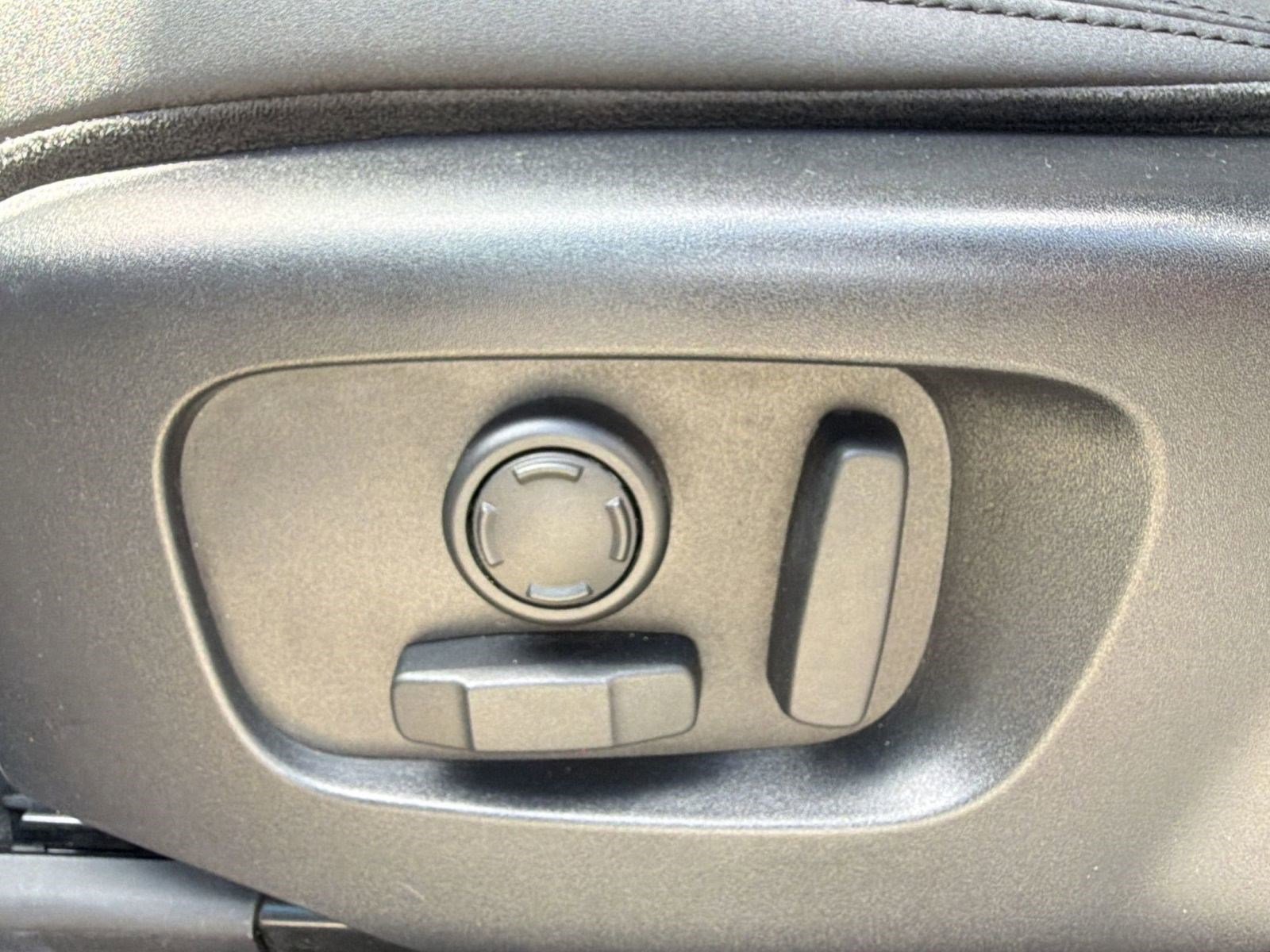 Used 2020 Land Rover Discovery Sport S image 14