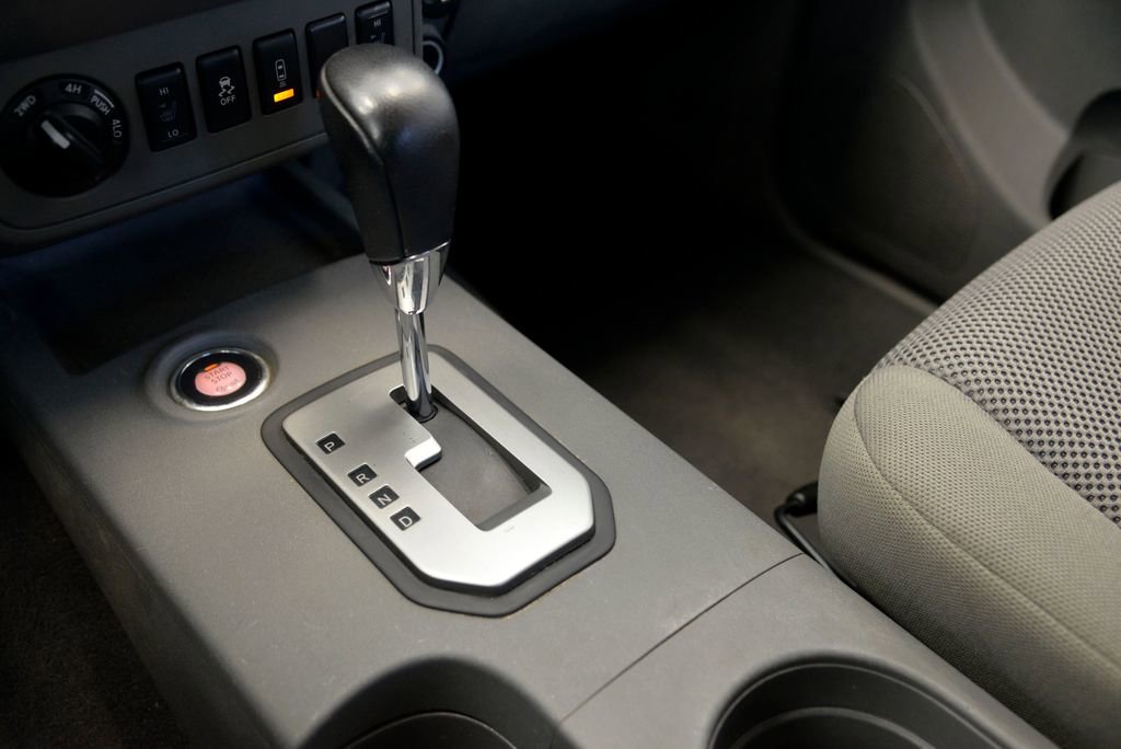 Used 2020 Nissan Frontier SV w/ Midnight Edition Floor Mats image 26