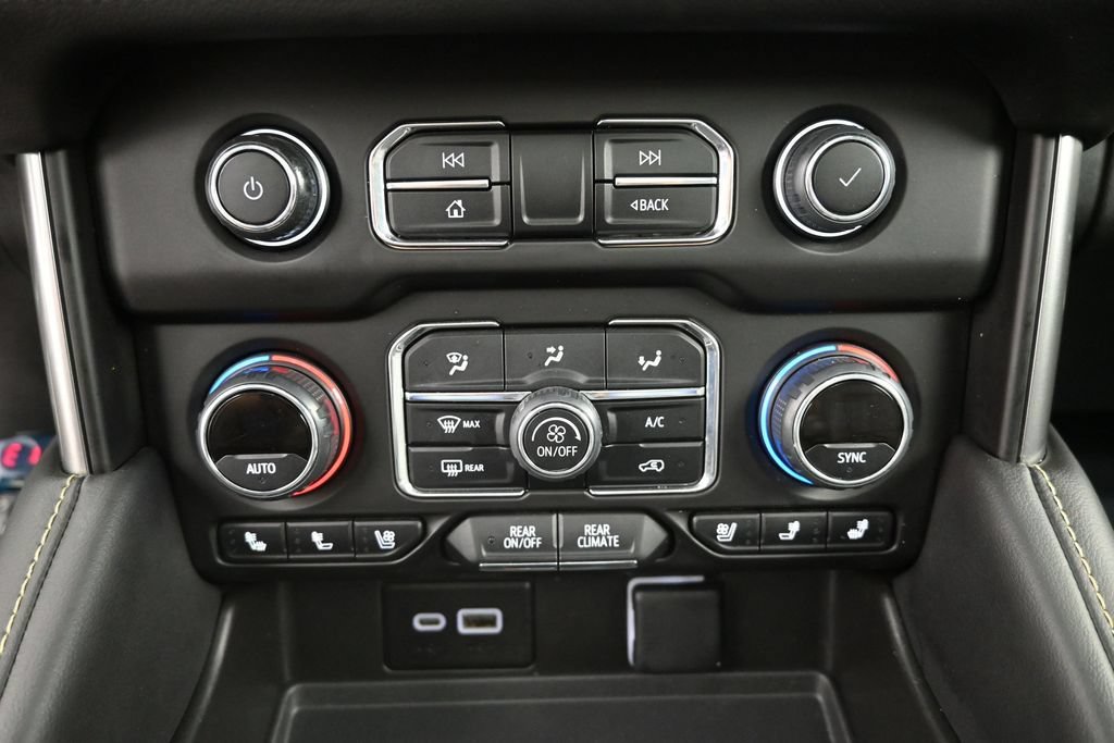 Used 2024 Chevrolet Tahoe Premier AWD/4WD image 22
