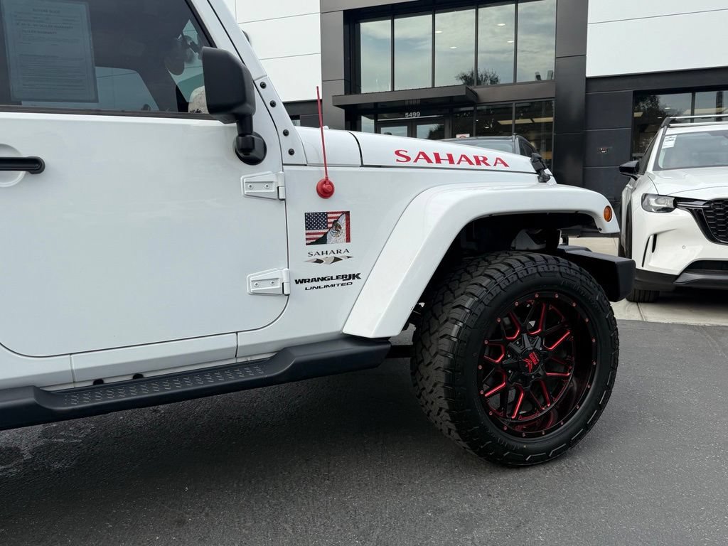 Used 2018 Jeep Wrangler Unlimited Sahara AWD/4WD image 13