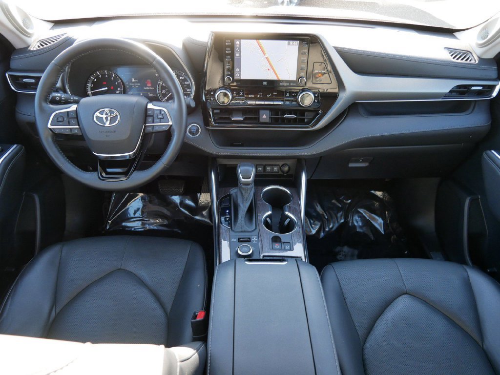 Used 2021 Toyota Highlander Limited AWD/4WD image 14