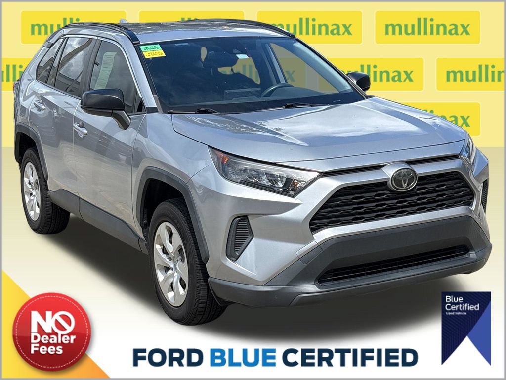 Used 2020 Toyota RAV4 LE FWD image 1