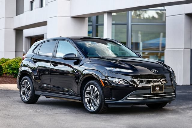 Used 2023 Hyundai Kona SE w/ Cargo Package FWD image 1