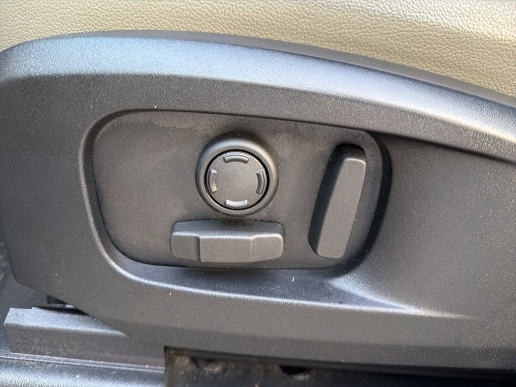 Used 2024 Land Rover Defender 110 S image 12