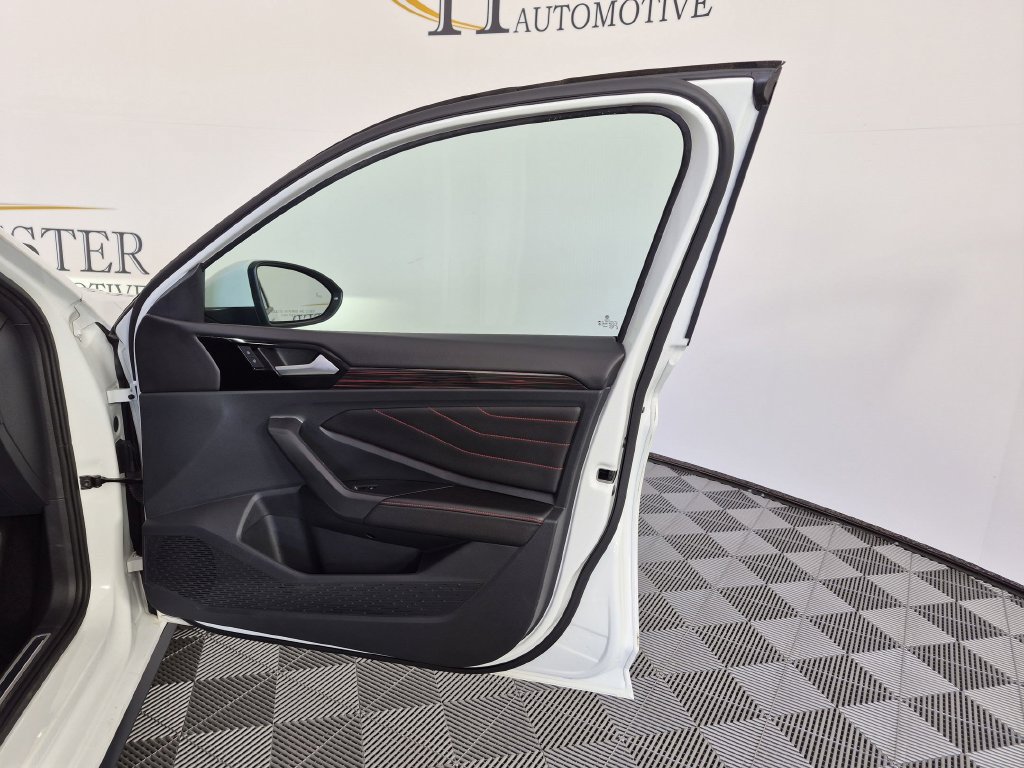 Used 2024 Volkswagen Jetta GLI Autobahn FWD image 38