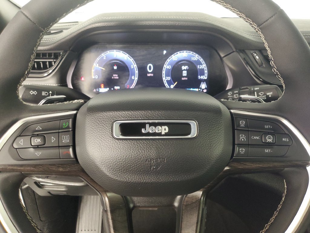 Used 2026 Jeep Grand Cherokee Limited AWD/4WD image 26