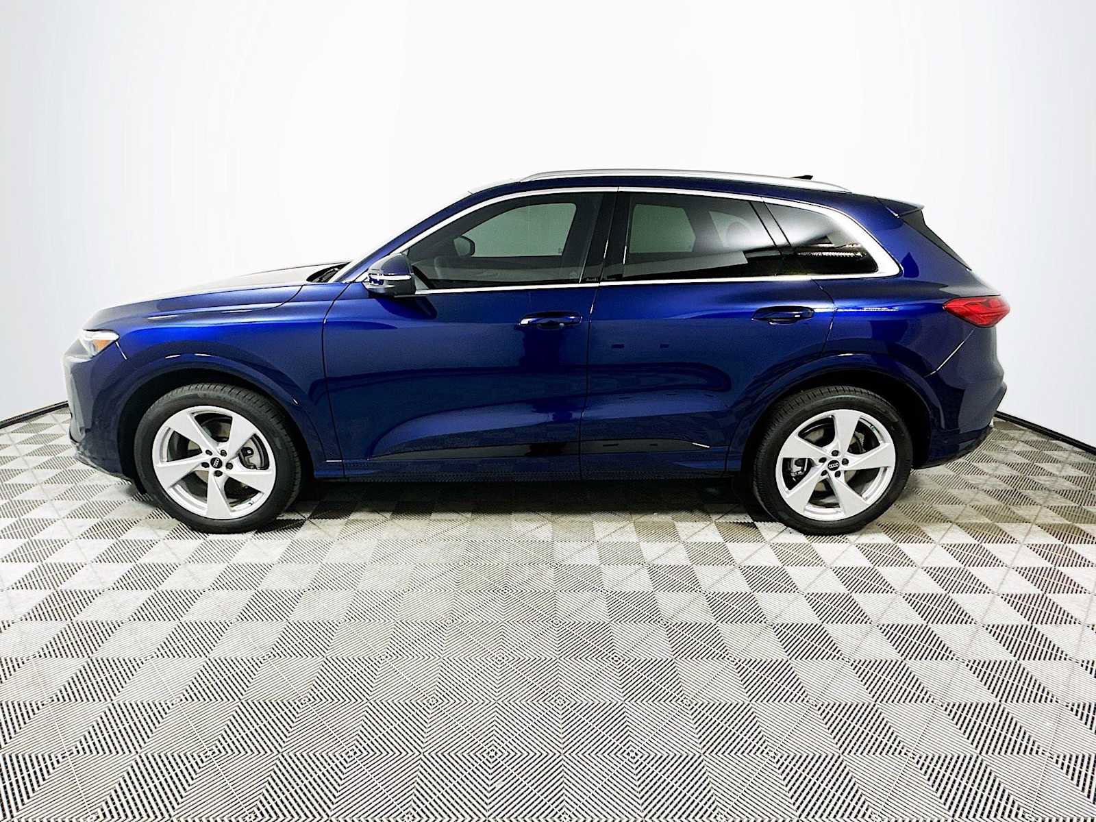 New 2025 Audi Q5 Prestige image 4