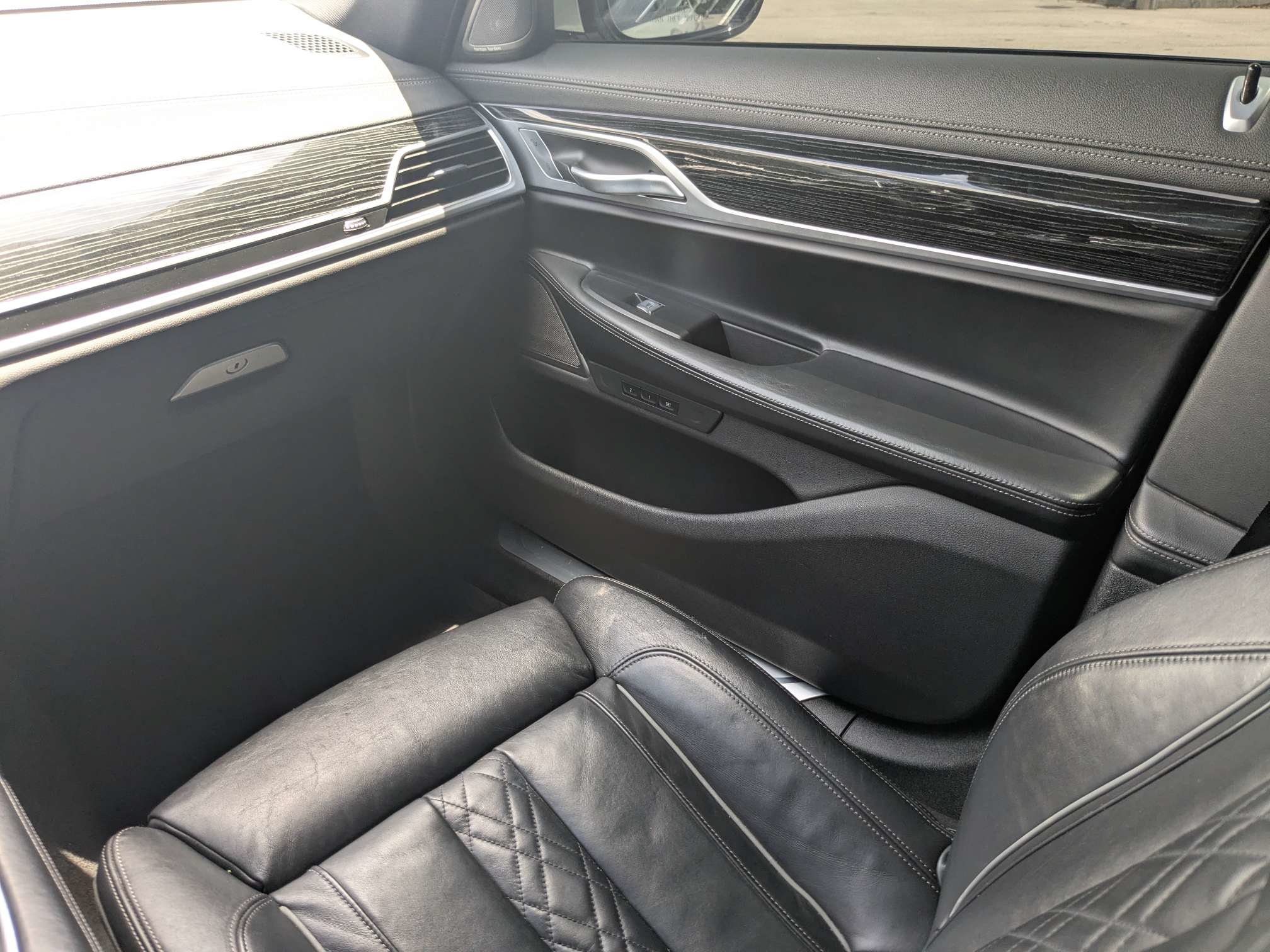 Used 2022 BMW 750Li xDrive AWD/4WD image 20