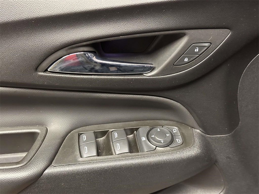Used 2022 Chevrolet Equinox LT image 11