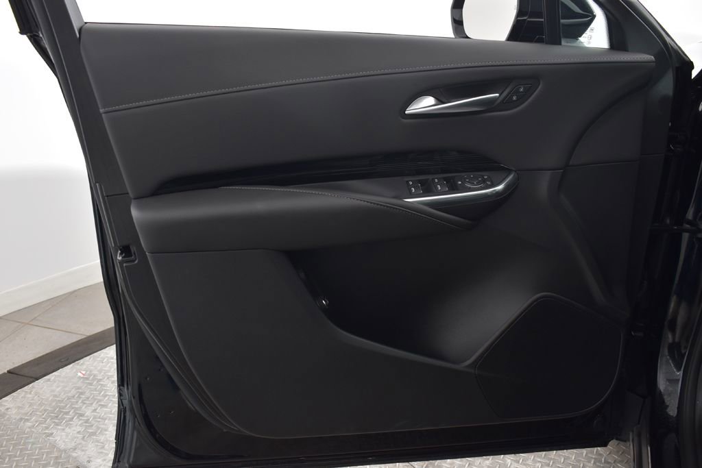 Used 2024 Cadillac XT4 Luxury w/ Cold Weather Package image 11