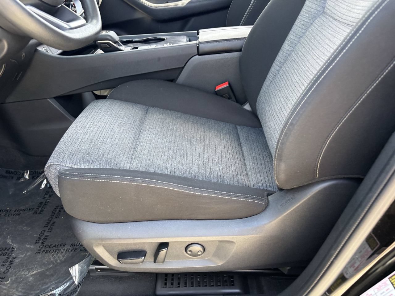 Used 2023 Nissan Rogue SV FWD image 18