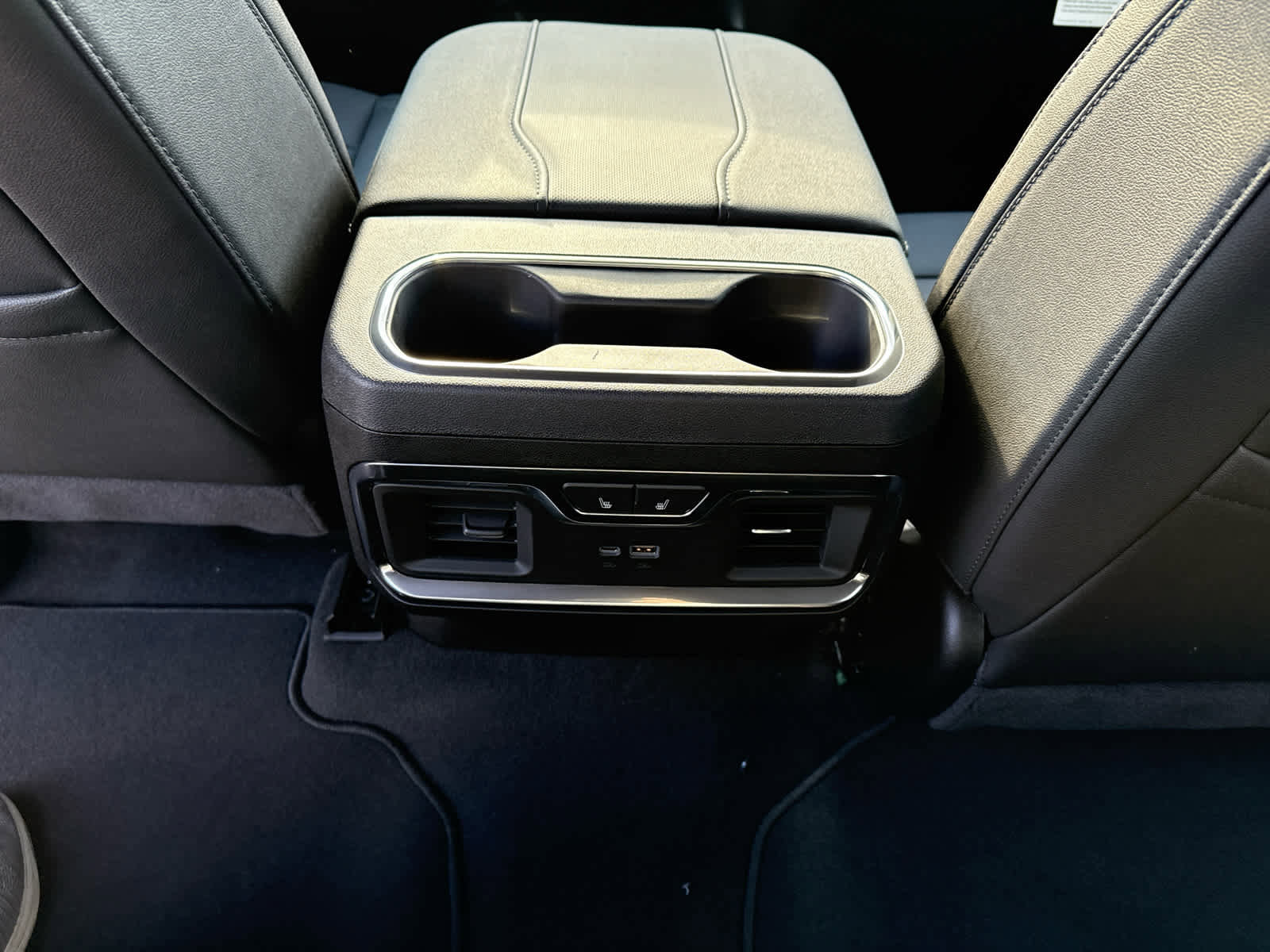 New 2026 GMC Sierra 2500 SLT w/ SLT Premium Package image 13