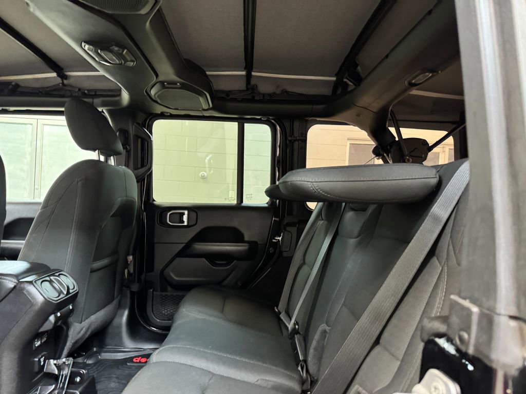 Used 2021 Jeep Wrangler Unlimited Sahara image 16