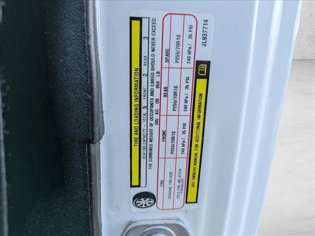 Used 2018 Jeep Wrangler Unlimited Sahara w/ Connectivity Group image 23