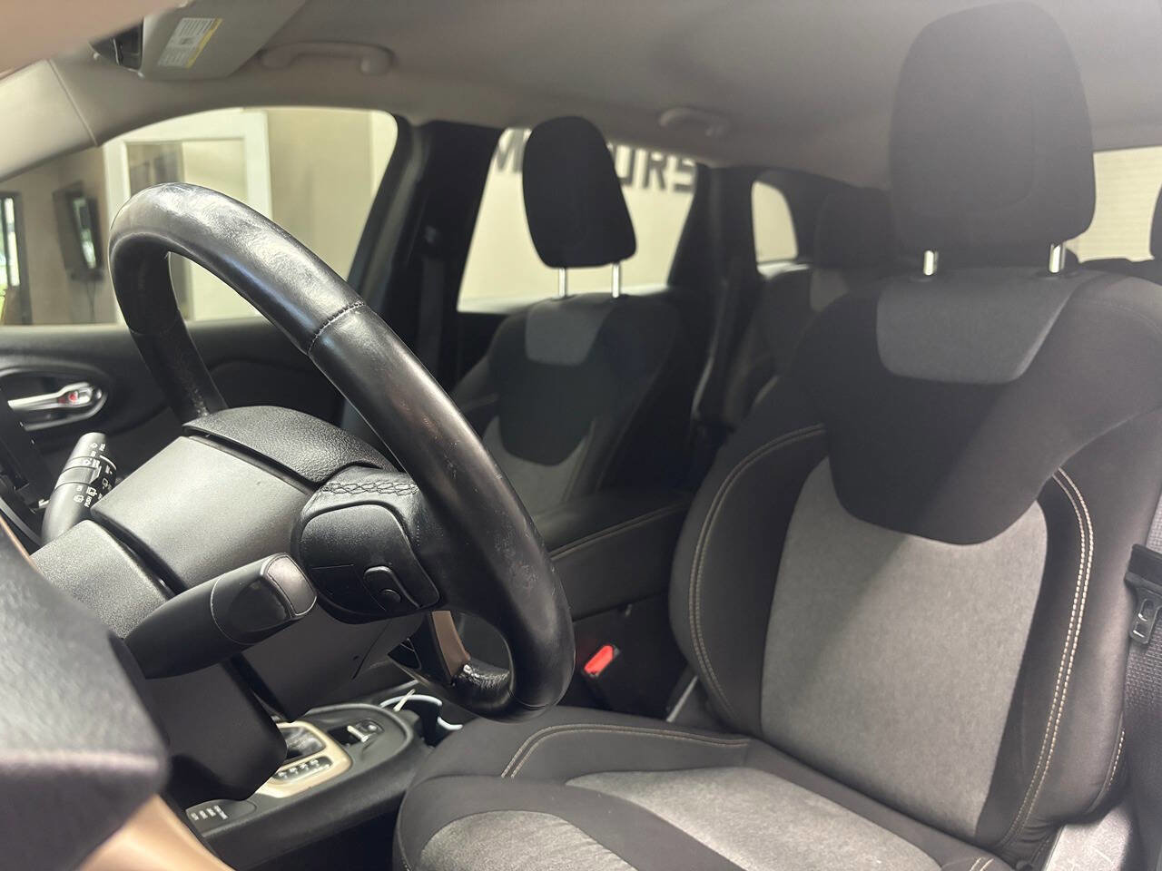Used 2014 Jeep Cherokee Latitude AWD/4WD image 15