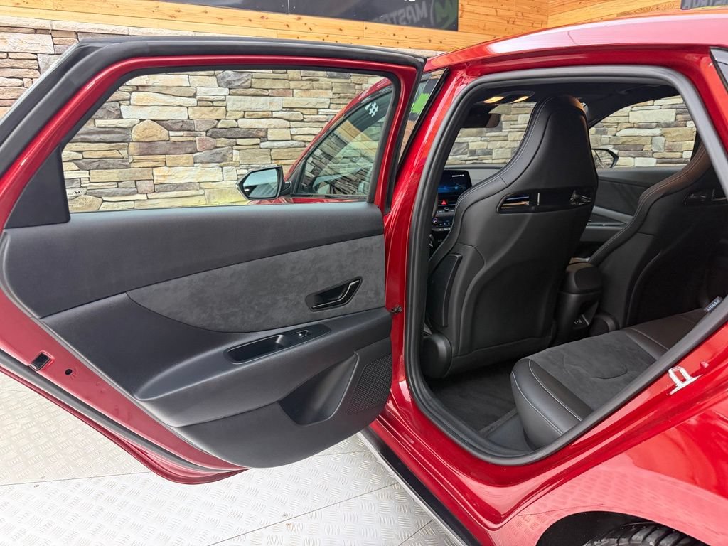 Used 2024 Hyundai Elantra N FWD image 40