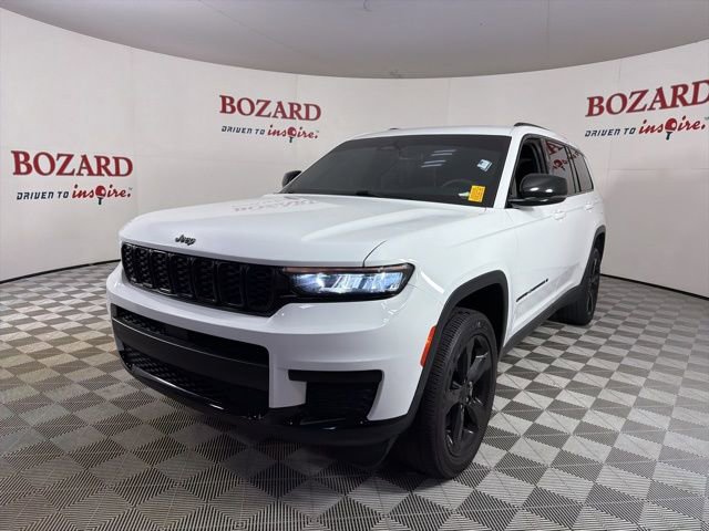 Used 2023 Jeep Grand Cherokee L Laredo AWD/4WD image 4