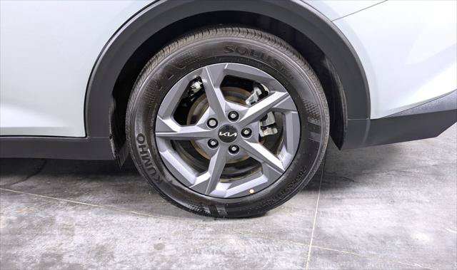 Used 2025 Kia K4 FWD image 11