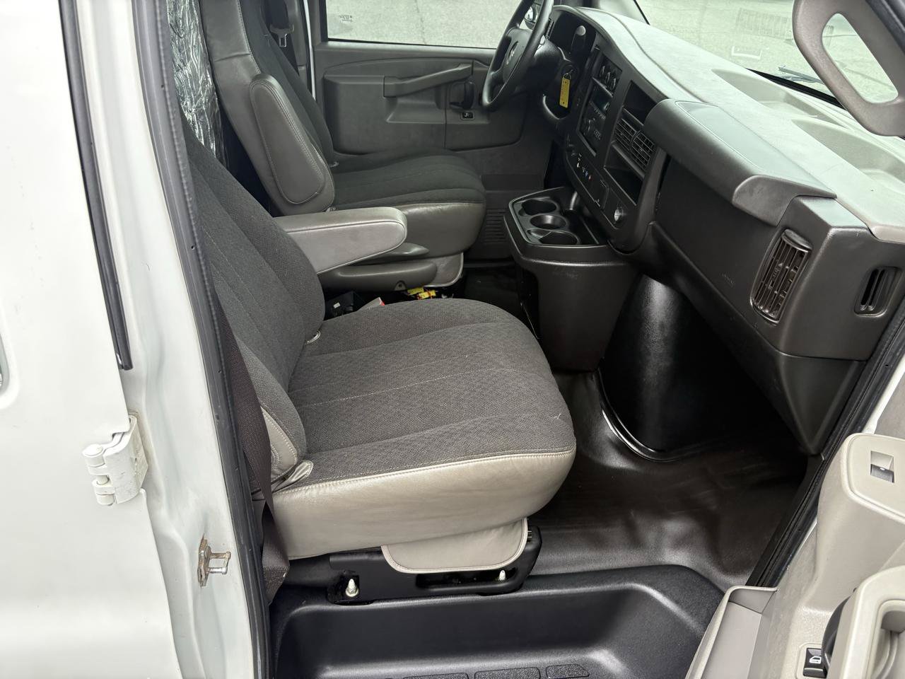 Used 2020 GMC Savana 2500 w/ Driver Convenience Package RWD image 21