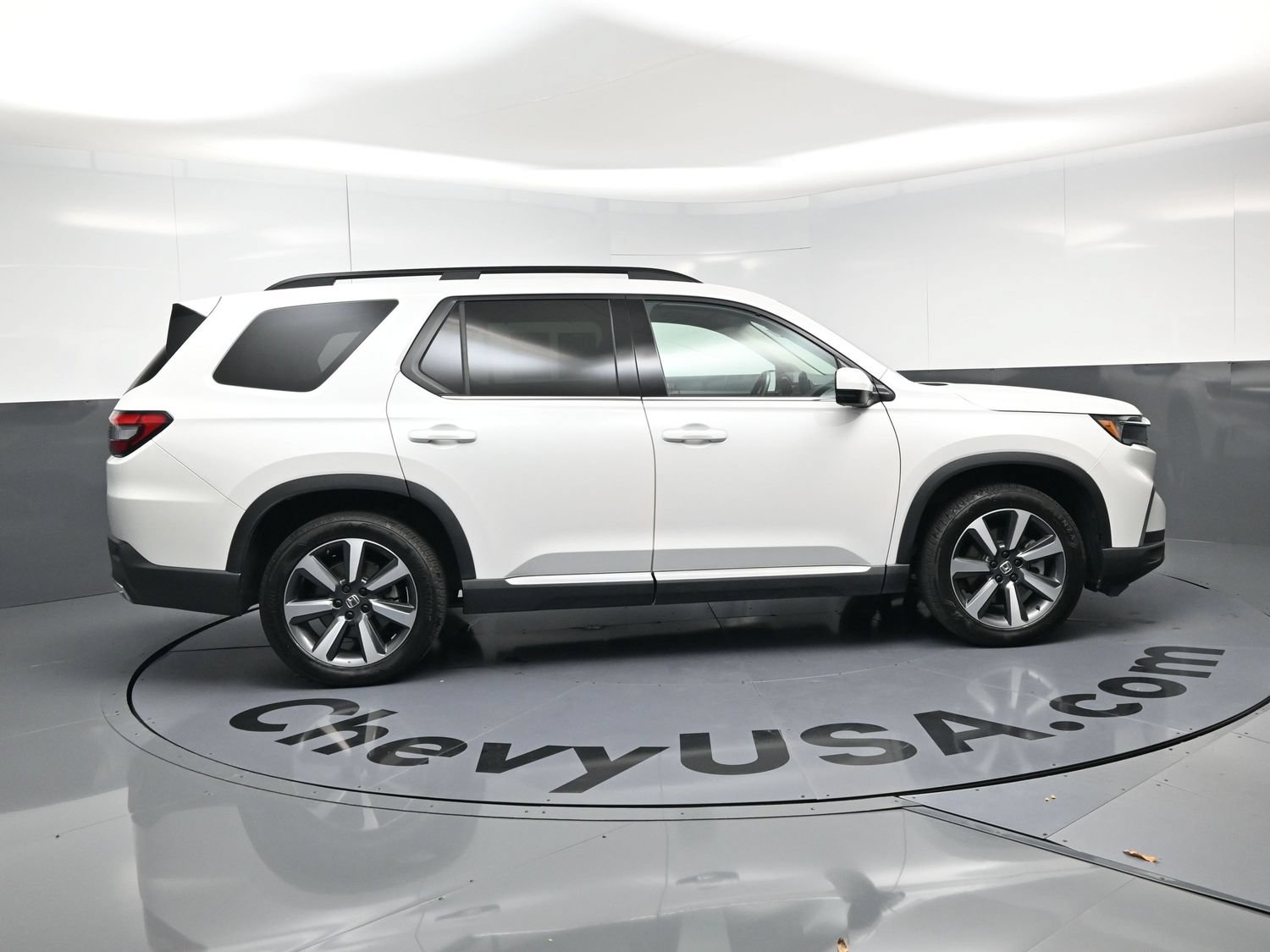 Used 2023 Honda Pilot Touring image 10