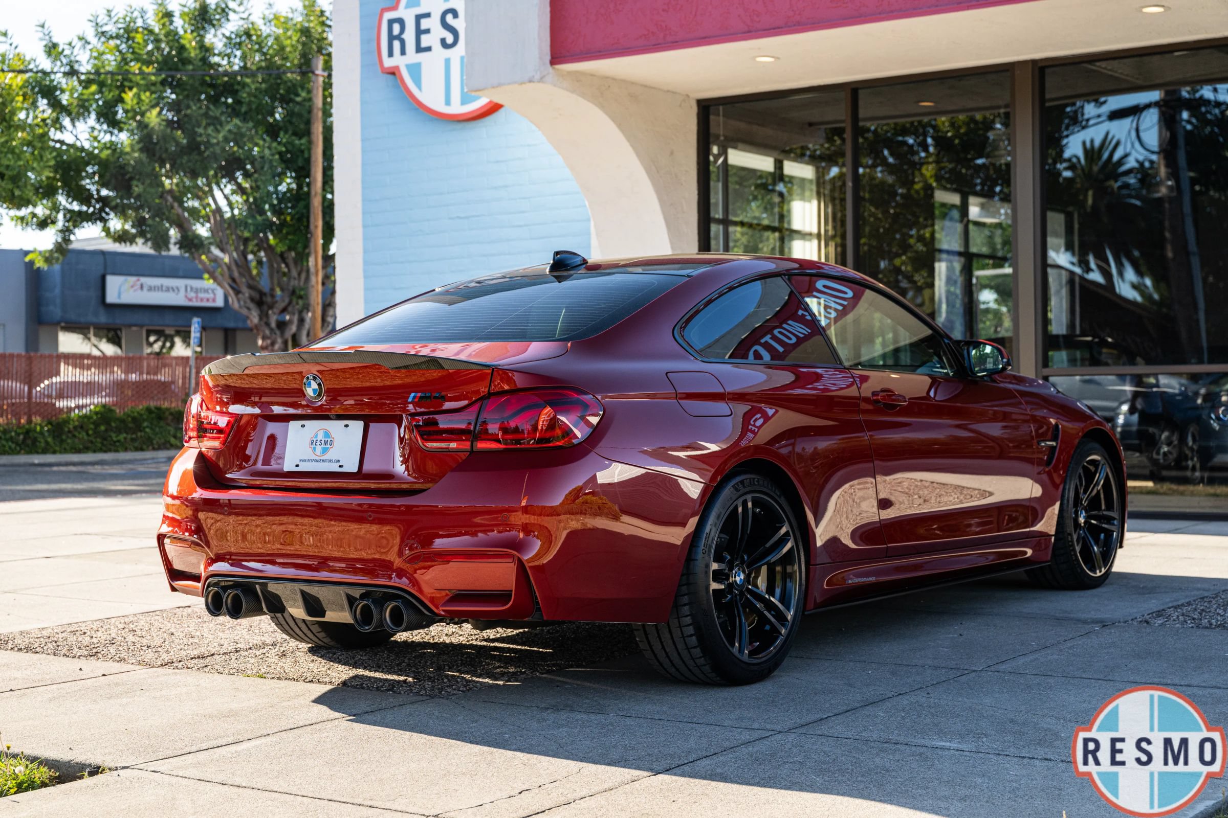 Used 2018 BMW M4 Coupe w/ Competition Package RWD image 6