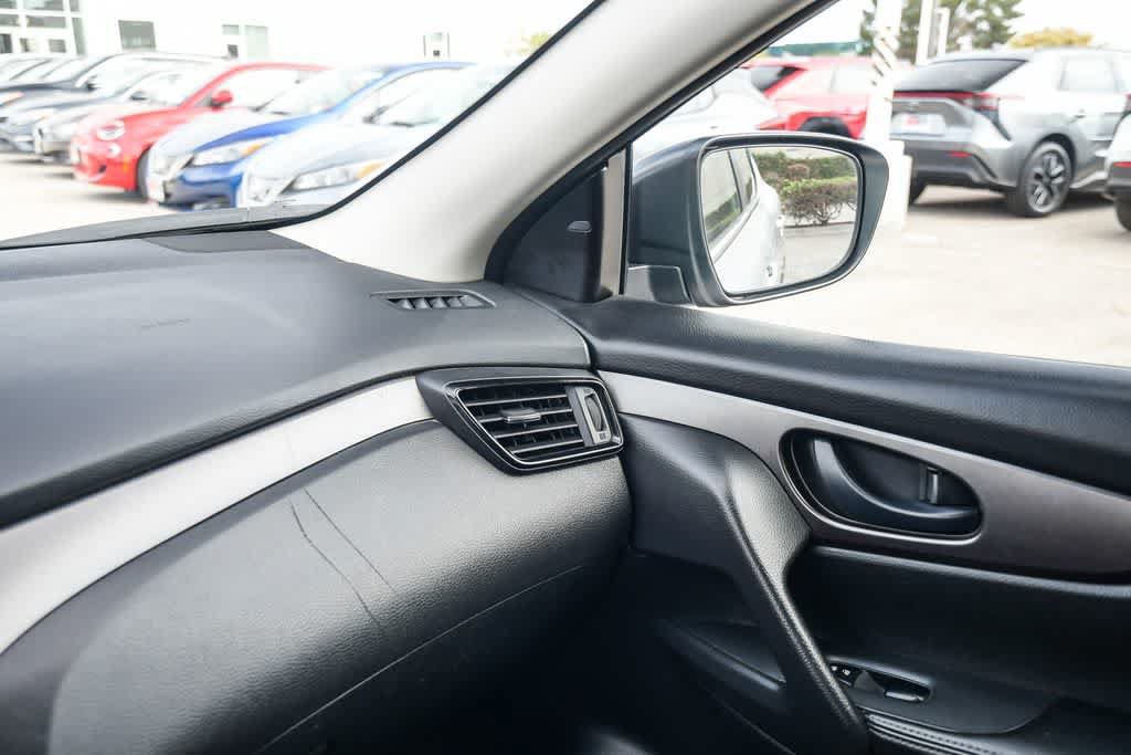 Used 2019 Nissan Rogue Sport S w/ Appearance Package FWD image 20
