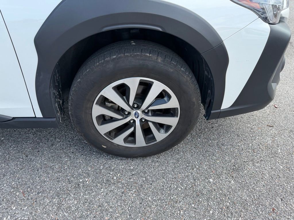 Used 2024 Subaru Outback Premium AWD/4WD image 4