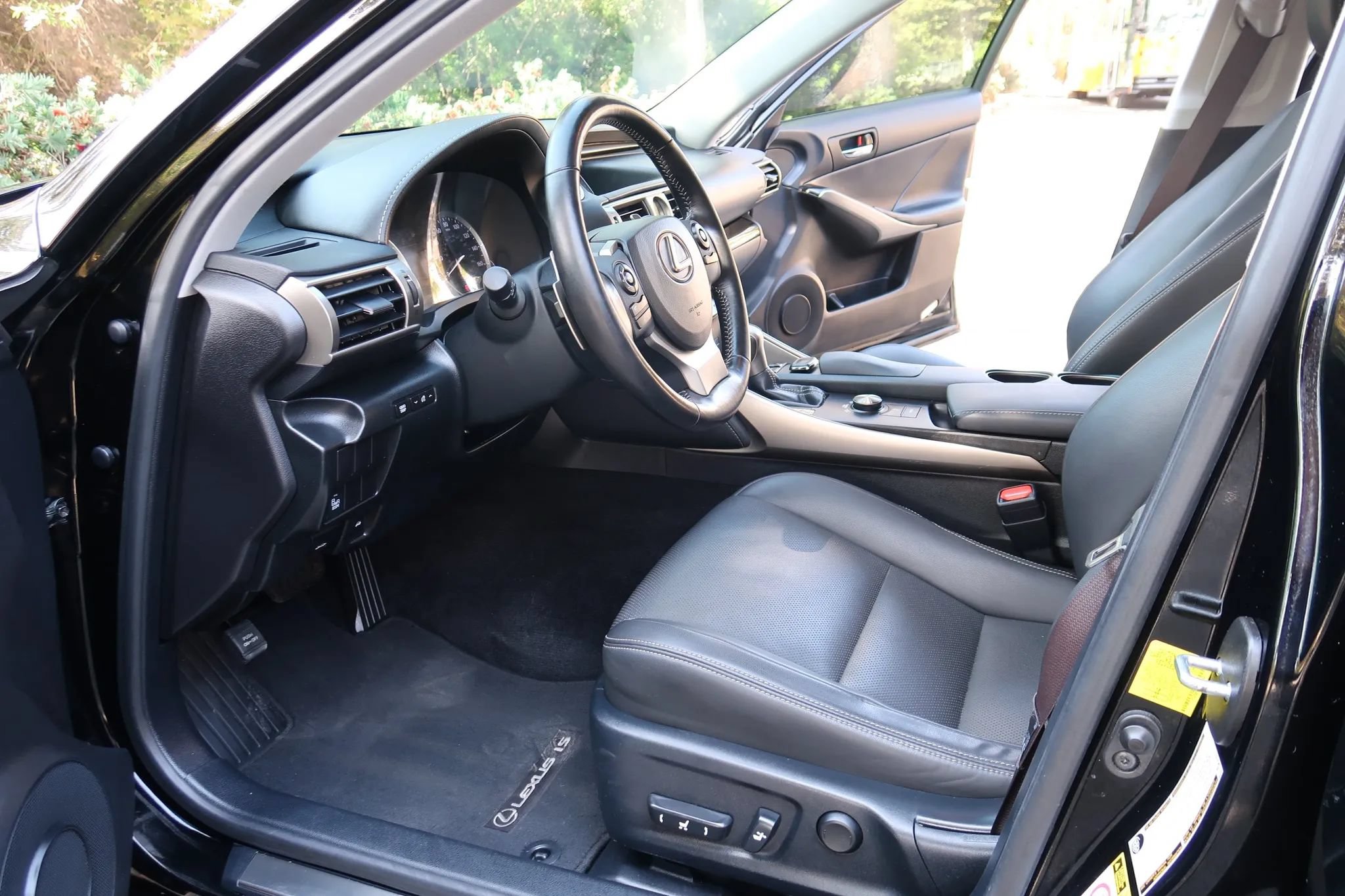 Used 2016 Lexus IS 300 AWD image 15